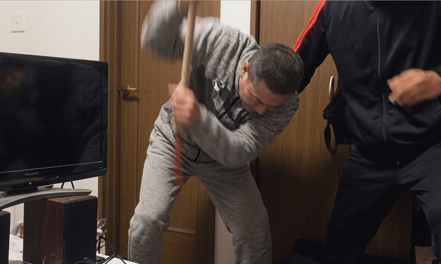 Bố đập máy chơi game để ép con học: Con đỗ đại học xịn nhưng viết thư từ chối quyền thừa kế rồi cắt đứt quan hệ