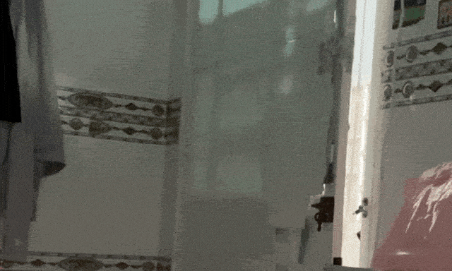 Shipper tự mở cửa phòng trọ của cô gái, ném 1 thứ vào trong: Sự thật mối quan hệ của cả 2