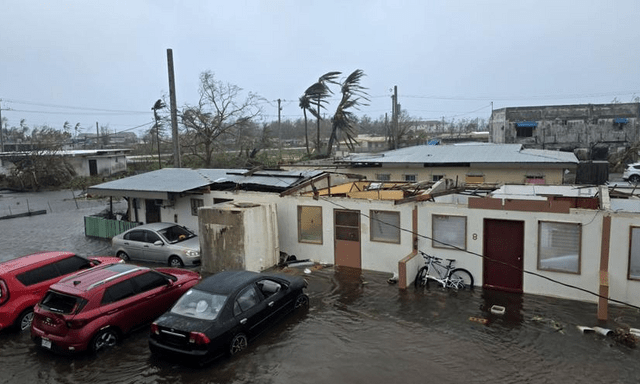 Siêu bão mạnh nhất hành tinh Sinlaku gây thiệt hại diện rộng: Lật úp ô tô, bật gốc cây cối và thổi bay nhiều mái nhà