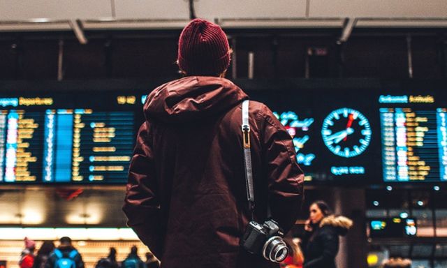 Lời khuyên dành cho những ai hay đặt vé máy bay chuyến đêm muộn