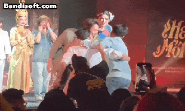 Mời được ngôi sao này đóng cameo phim lễ như vớ được vàng: 8 triệu người tung hô, mở miệng câu nào duyên câu đó