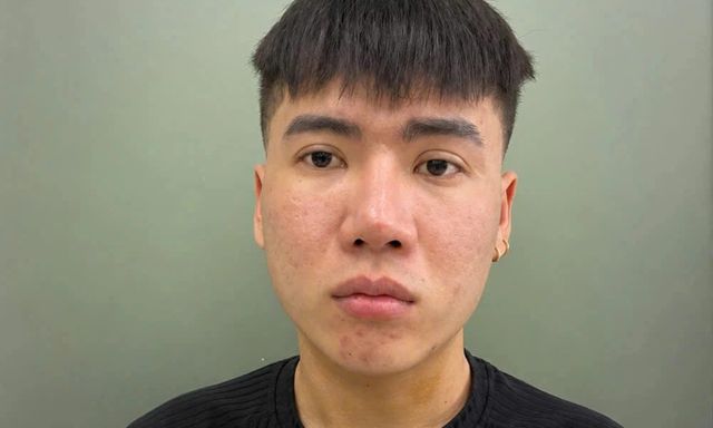 Bắt giữ Châu Minh Khang SN 2002