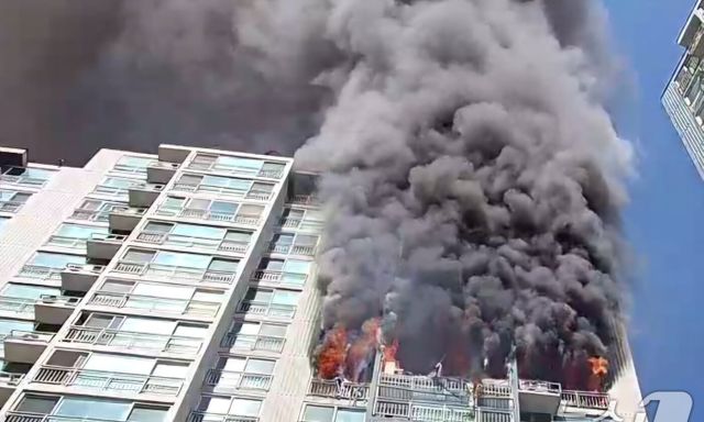 Cháy chung cư 20 tầng khiến đôi vợ chồng tử vong, 6 người bị thương