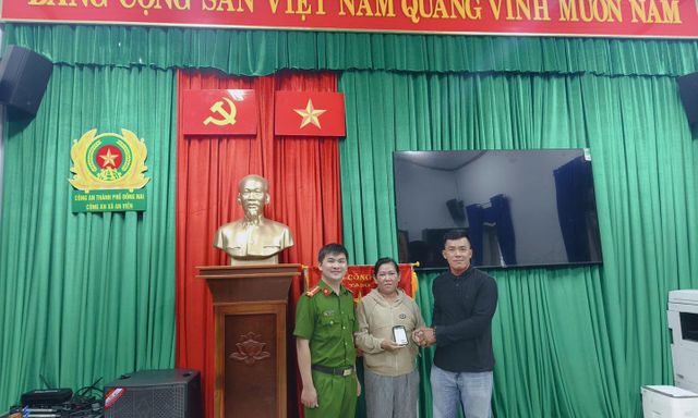 Nhận 400 triệu đồng vào tài khoản, chàng trai 2k6 lập tức báo công an