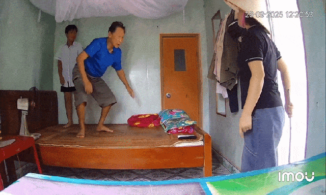 Đoạn camera quay lúc giữa trưa được cắt ra đăng lên mạng, hơn 4 triệu người vào nhận 