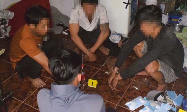 Bắt nhóm đối tượng tổ chức, sử dụng trái phép chất ma túy
