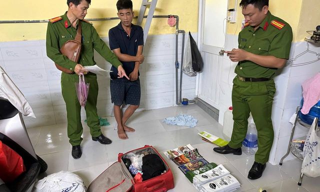 Khám xét khẩn cấp 3 địa điểm, bắt giữ kẻ cầm đầu là Nguyễn Xuân Thành: Thu giữ 600kg bột màu nâu