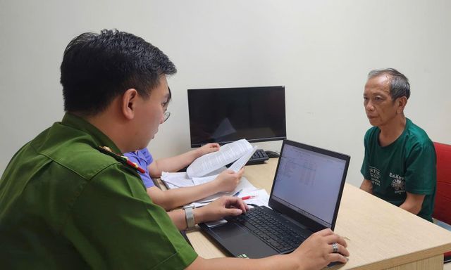 Ra lệnh tạm giữ hình sự 