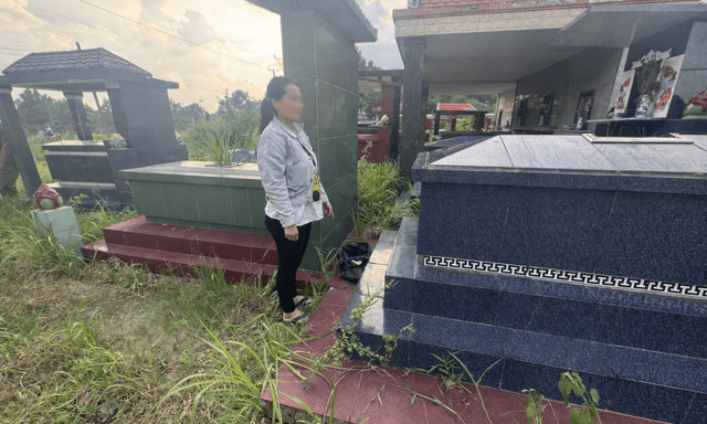 TP.HCM: Phát hiện bé sơ sinh không quần áo, lấm lem vết máu bị bỏ rơi trong túi nilon đen