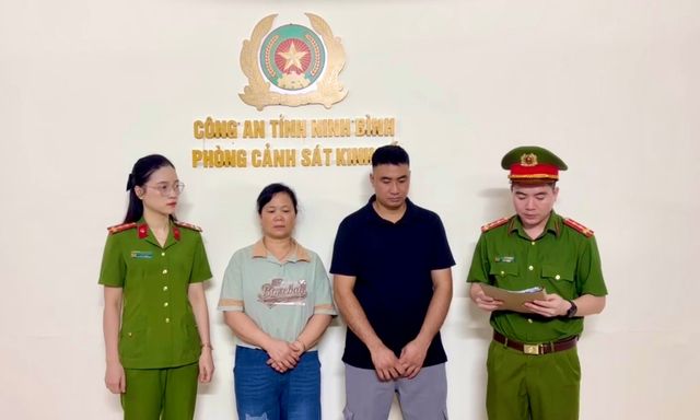 Thi hành lệnh cấm đi khỏi nơi cư trú đối với 2 người làm bánh đúc Phạm Thị Thu và Dương Mạnh Hiển
