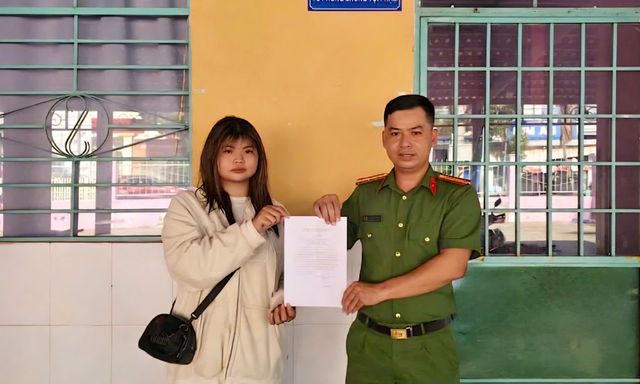 Giao dịch chuyển khoản 374 triệu đồng thành công, cô gái SN 2003 nhờ công an hỗ trợ khẩn