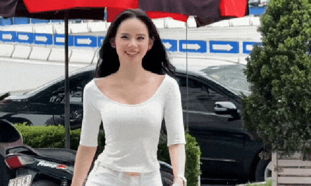 Mỹ nhân có nụ cười 10 triệu view xuất hiện ở The Face Vietnam, dàn mentor vừa nhìn nói liền 1 câu! 