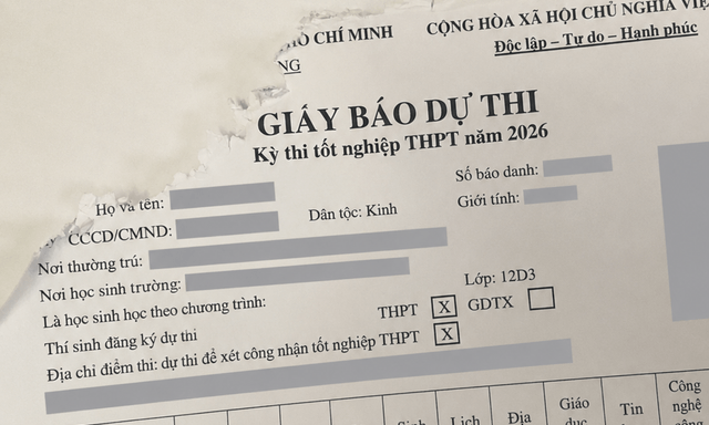 Bức ảnh phát ra tiếng khóc của một sĩ tử trước ngày thi tốt nghiệp THPT
