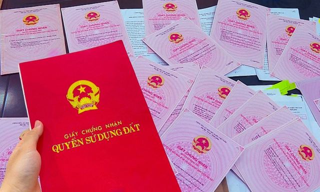 Công an cảnh báo chiêu lừa liên quan đến sổ đỏ: Có người bị chiếm đoạt tới 4,9 tỷ đồng