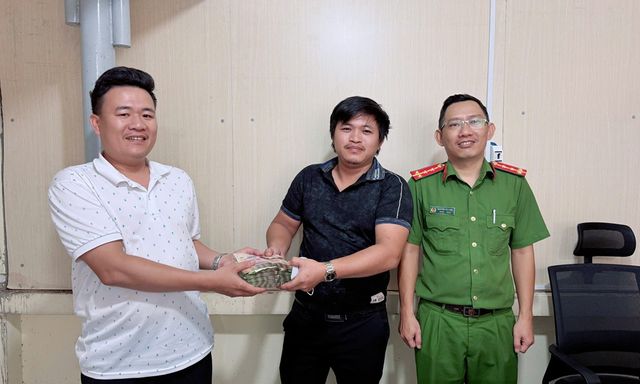 Tài khoản nam thanh niên SN 1999 phát sinh giao dịch 260 triệu đồng: Công an mời chủ hộ kinh doanh ở Hà Nội lên làm việc