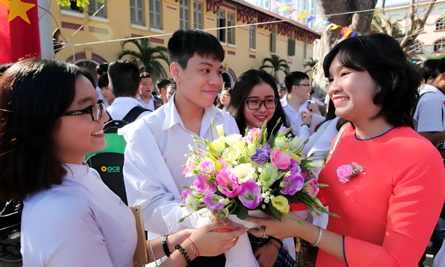 Tin vui: Từ 1/7, lương giáo viên tăng lên 5,31 - 17,15 triệu đồng/tháng, phụ cấp cao nhất tới 80%