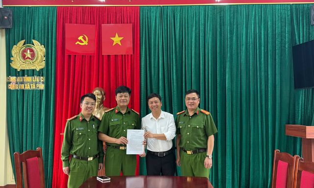 Chuyển khoản thành công 499.999.999 đồng vào tài khoản của doanh nghiệp ở TP.HCM, người đàn ông ở Lào Cai phải trình báo công an