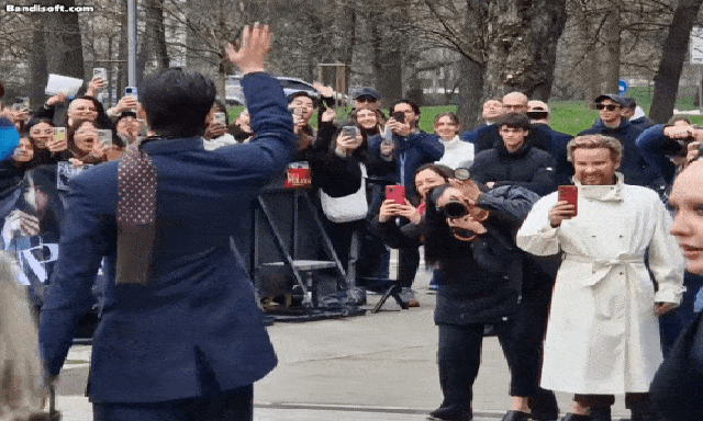 Đang viral bạch mã hoàng tử giống nguyên tác 99.99%: Đẹp đến từng lỗ chân lông, xé đời thực bước vào trong truyện 