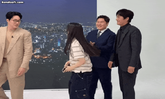 Mỹ nhân tuyệt đẹp được 3 ông lớn số 1 showbiz để mắt: Thua thiên thần mỗi đôi cánh, đang viral cả tuần trời