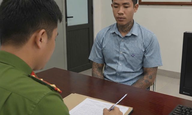 Tạm giữ hình sự người đàn ông thu mua phế liệu Nguyễn Sỹ Tuyên SN 1993