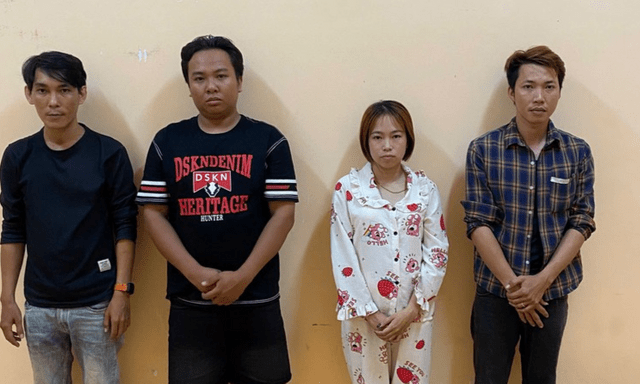 Bạn nhắn tin rủ vợ đi nhà nghỉ, chồng dàn cảnh bắt ghen, cướp 9,9 triệu đồng: Tạm giam vợ chồng Văn Công Mới SN 1997 cùng 4 đồng phạm