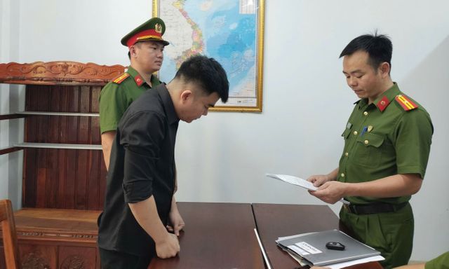 Khởi tố Phó quản lý FPT Shop Nguyễn Phúc Linh SN 1993