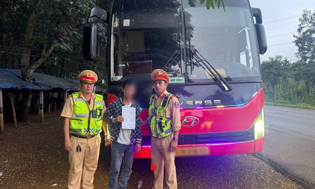 Lái xe khách dương tính ma tuý, chạy tốc độ 134km/h