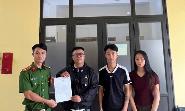Phát hiện giao dịch chuyển khoản 89.760.000 đồng từ tài khoản Vietcombank sang tài khoản VietinBank của Lò Thị Ly, công an lập tức xác minh