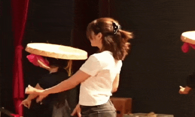 Phát hiện 1 mỹ nhân cổ trang Việt đẹp như bước từ tranh lụa, một ánh nhìn thoáng qua cũng mê hoặc hàng triệu người