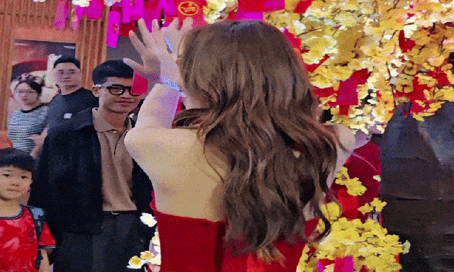 Mỹ nhân là crush quốc dân của showbiz Việt: ISAAC - Binz khen đẹp nức nở, Anh Tú Atus vừa nhìn vào mắt đã yêu