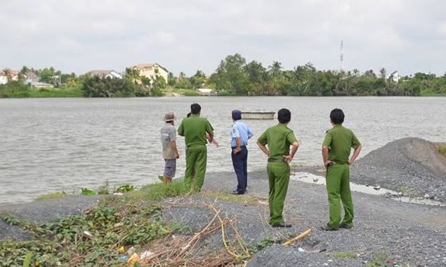 Tìm thân nhân thiếu niên tử vong, trôi dạt trên sông Dinh