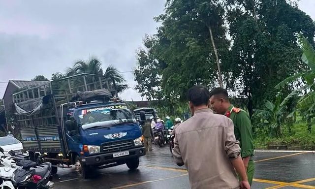 Khám nghiệm hiện trường vụ nữ nhân viên thư viện bị nam giáo viên thể dục sát hại, phi tang thi thể 