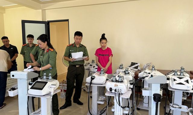 Công an khám xét cơ sở điều trị bệnh xương khớp trái phép 