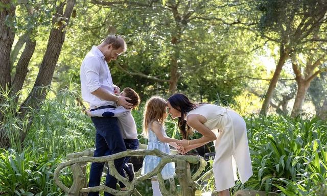 Gia đình Hoàng tử Harry - Meghan sắp về Anh, Archie và Lilibet chuẩn bị cho điều chưa từng