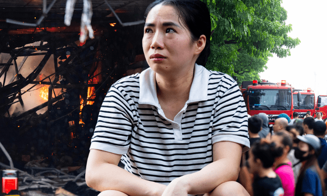 Nhân chứng kể khoảnh khắc gara ô tô ở Hà Nội chìm trong biển lửa: Nghe tiếng nổ, nhiều người bật khóc khi mất hết tài sản