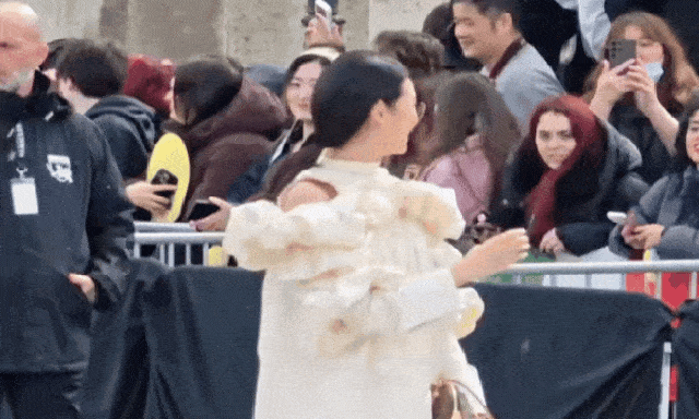 Mỹ nhân là ngoại lệ của Hàn Quốc: Vừa debut đã có 14 triệu fan, lập kỷ lục Song Hye Kyo chưa từng làm được
