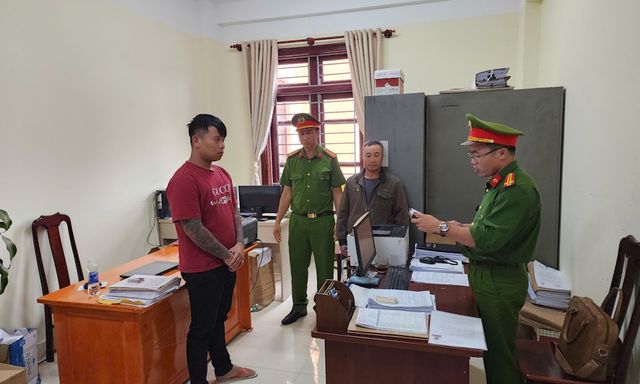 Điều tra loạt giao dịch qua 162 tài khoản ngân hàng, phát hiện dòng tiền hơn 2.000 tỷ đồng: Bắt tạm giam Đặng Anh Khoa SN 2006