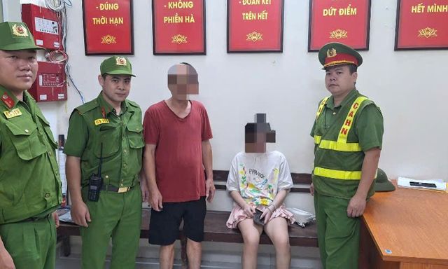 Phát hiện người phụ nữ có biểu hiện bất thường trên đường Thanh Niên lúc 0h15, Công an lập tức tiếp cận, đưa về trụ sở