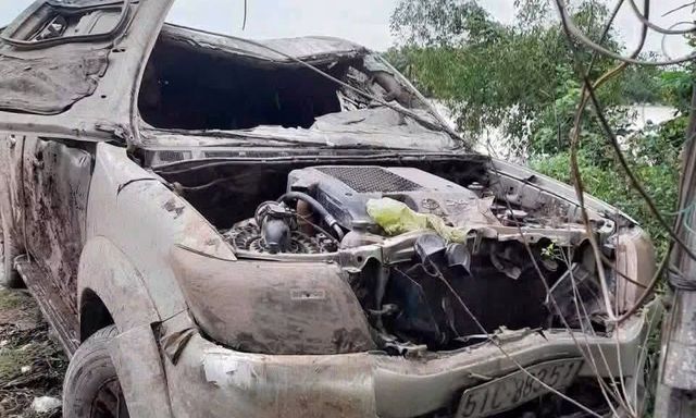 Phát hiện một số xương người trong xe ô tô dưới kênh: Công an vào cuộc điều tra