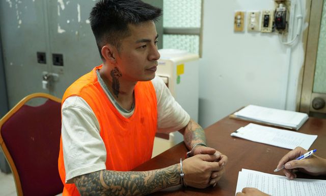 Bắt 2 người và 5 nam nhân viên quán ăn trong vụ xe ô tô tông nhiều xe máy khiến 1 người bị thương