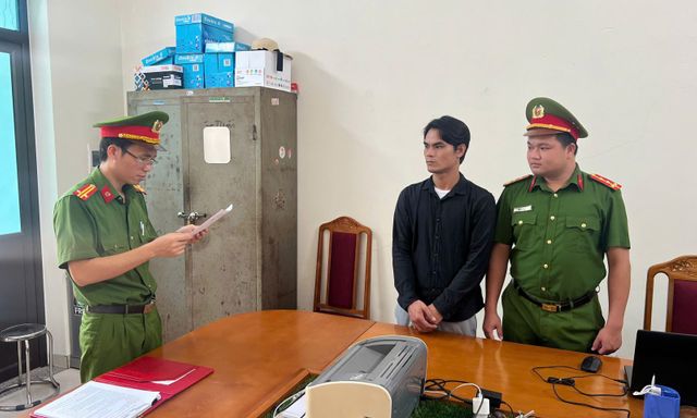 Khởi tố nhân viên giao hàng Bùi Quý Dậu SN 1993