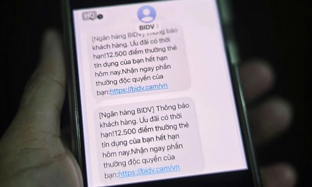Công an phát thông báo đến tất cả những người nhận được tin nhắn SMS gửi từ ngân hàng với nội dung sau
