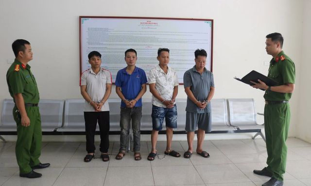 Dàn cảnh thuê việc để bắt cóc, ép người đàn ông chuyển 1,8 tỷ đồng vào trang web đánh bạc