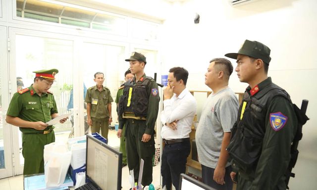 Loạt giám đốc, phó giám đốc doanh nghiệp ở TP.HCM bị bắt tạm giam: Danh sách 21 bị can do công an công bố