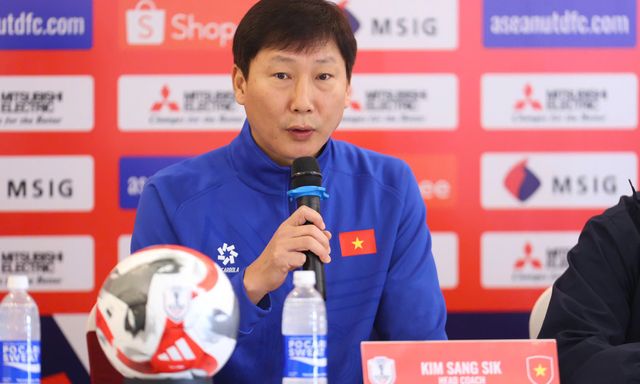 [TRỰC TIẾP] HLV Kim Sang-sik: Thắng 2-0 chưa an toàn, ĐT Việt Nam sẽ không phòng ngự