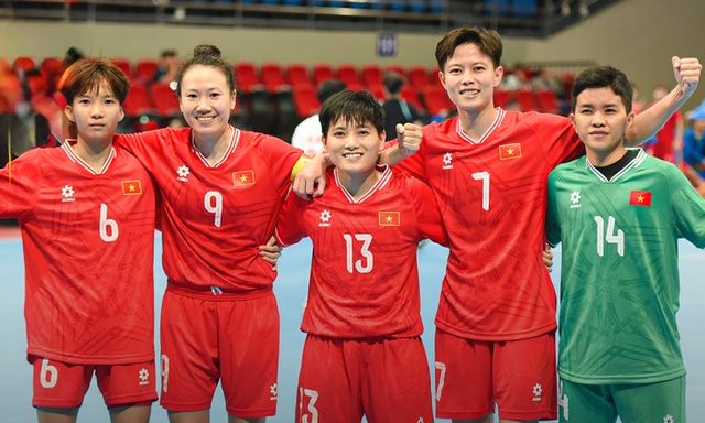 Tuyển Việt Nam vượt qua đội hạng 9 thế giới theo cách lạ, “tuyên chiến” ĐT Thái Lan, Nhật Bản ở tứ kết