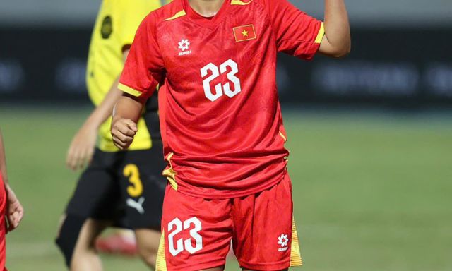 Tuyển Việt Nam đại thắng Malaysia 7-0, dẫn đầu bảng SEA Games trước 2 trận then chốt