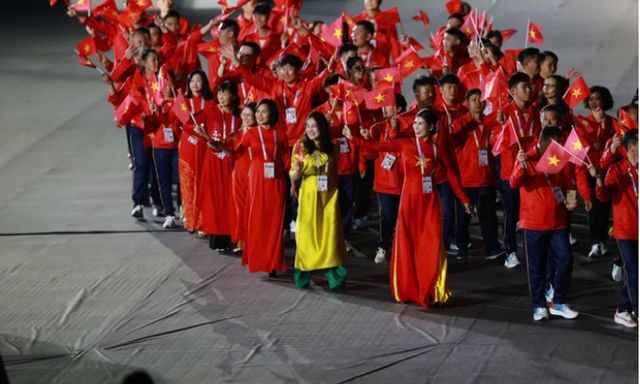  Diễn biến lễ khai mạc SEA Games 33: Ban tổ chức hiển thị sai bản đồ Việt Nam, nhầm quốc kỳ Indonesia