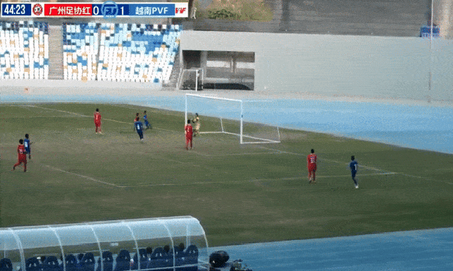 Thắng thuyết phục đối thủ Trung Quốc, đội bóng Việt Nam lọt vào bán kết giải quốc tế