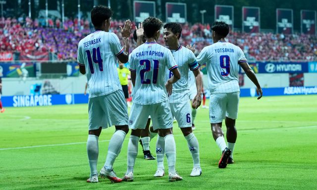 Liên tục bị “bóp team”, Singapore thua cay đắng sau khởi đầu “ngược đời” trước Thái Lan